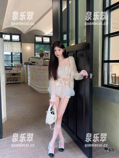 155hl 我怀疑155hl.fun网站的后台藏着一个“吃瓜大师”,瓜太多消化不过来!