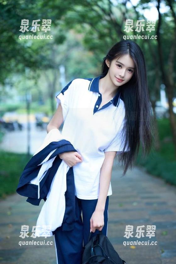 17吃瓜官网视频：看明星撕逼，竟然“被孩子”给打乱了节奏！哈哈，你们谁看到了？