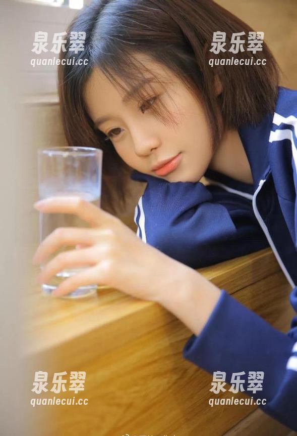 51吃瓜 51吃瓜:点击链接,看黑料如何在灯光下无意间闪现!