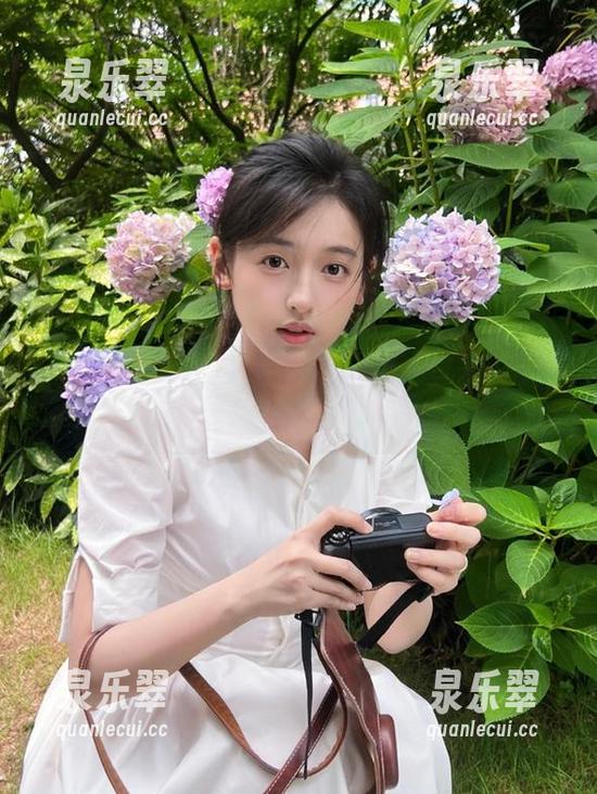 51吃瓜苹果版上线，快来瓜田里吃个爽！