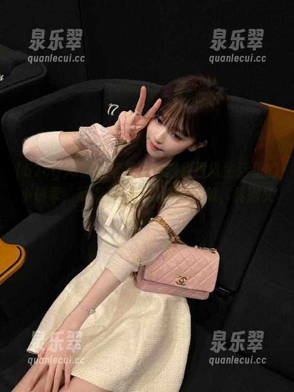 52cg苹果版算是我日常生活里的小确幸，就像那一口美味的西瓜，鲜嫩又清爽！
