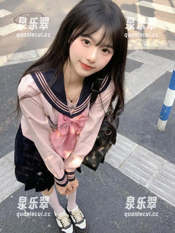 直达“52cg”，一键领取草莓味的全新瓜儿，适合嘴馋人群