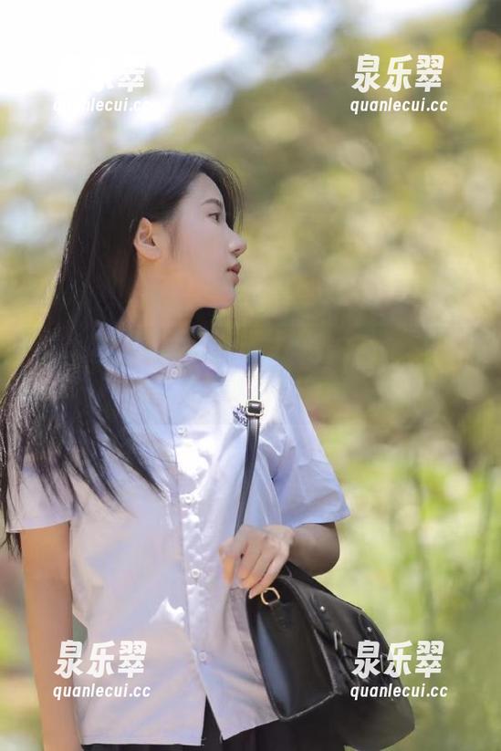 你们在“52吃瓜网”分享的瓜，让我生出这么多联想，啧啧