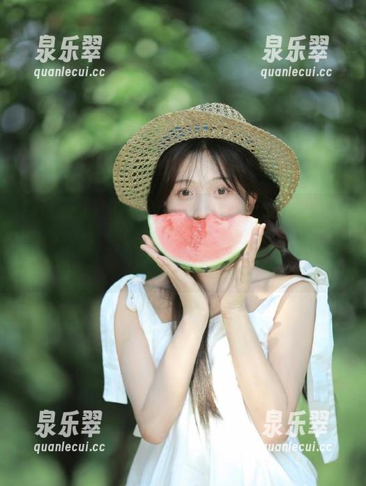 tttzzz 网站新开张,tttzzz.su黑料入口让你掉进八卦漩涡,快带上浮华的眼镜吧!
