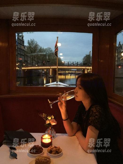 瓜田李下？不，那是“zztt11在线”！在线爆料让你每天都想和网友分享。