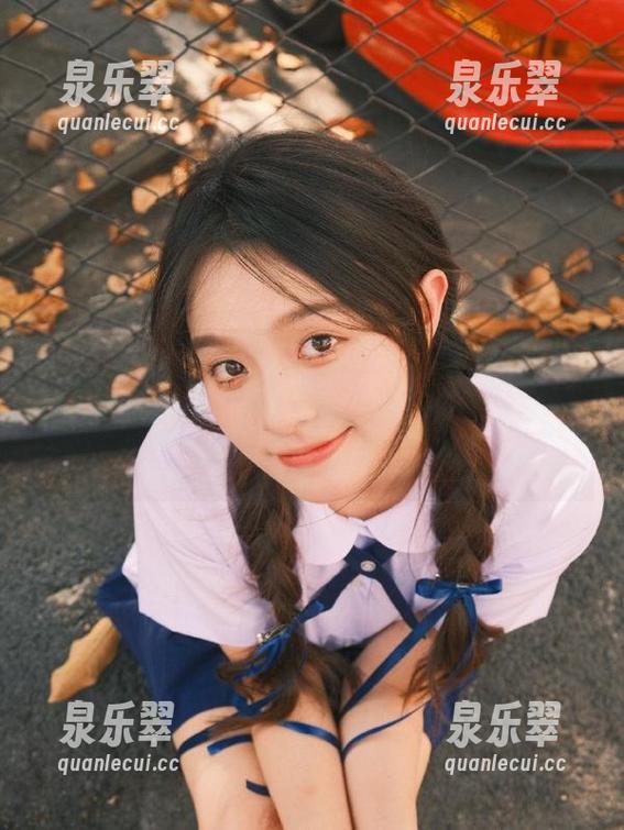 zztt “zztt11”传送门里的人,总是我意想不到的惊喜,特别是那双令人瞩目的鞋子…