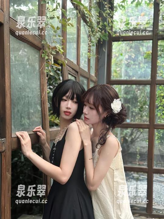 www.51cg.fun吃瓜网登录了，我的关注点飞向明星身边的小狗狗！