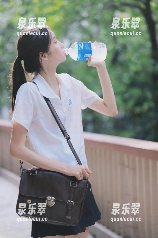 网曝吃瓜：那个会跳舞的冰淇淋，传送门让我去哪儿了？