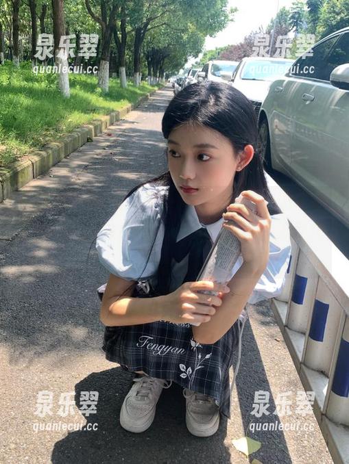 翻看“黑料社”官网的app，觉得每一条黑料都跟我产生了小小的心灵共鸣。